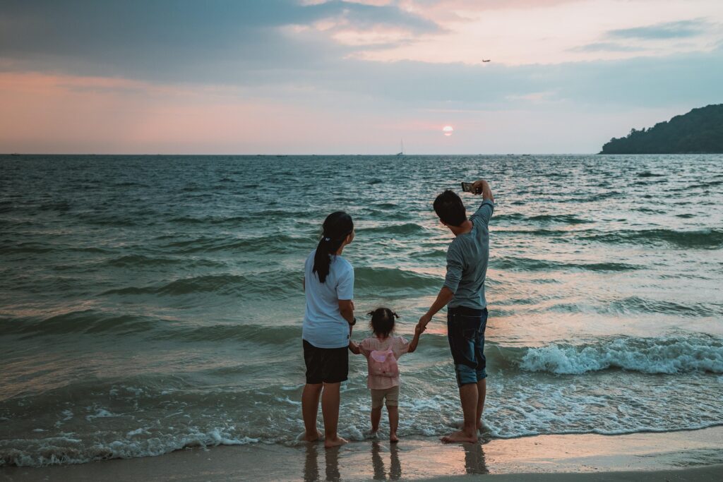 Family Travel vs Honeymoon Travel