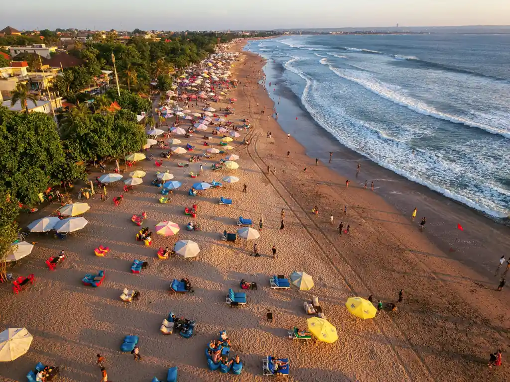 Calmer early morning conditions at a Bali beach during dry season