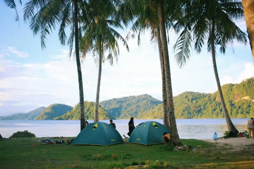 Beachside cafe and coconut stand near Padang Padang Beach