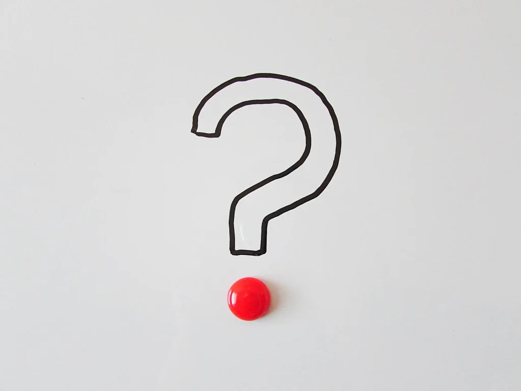 Question mark graphic representing choosing between Agonda Beach and Baga Beach in Goa