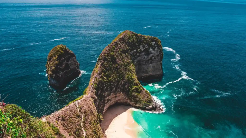 Kelingking Beach aerial view.