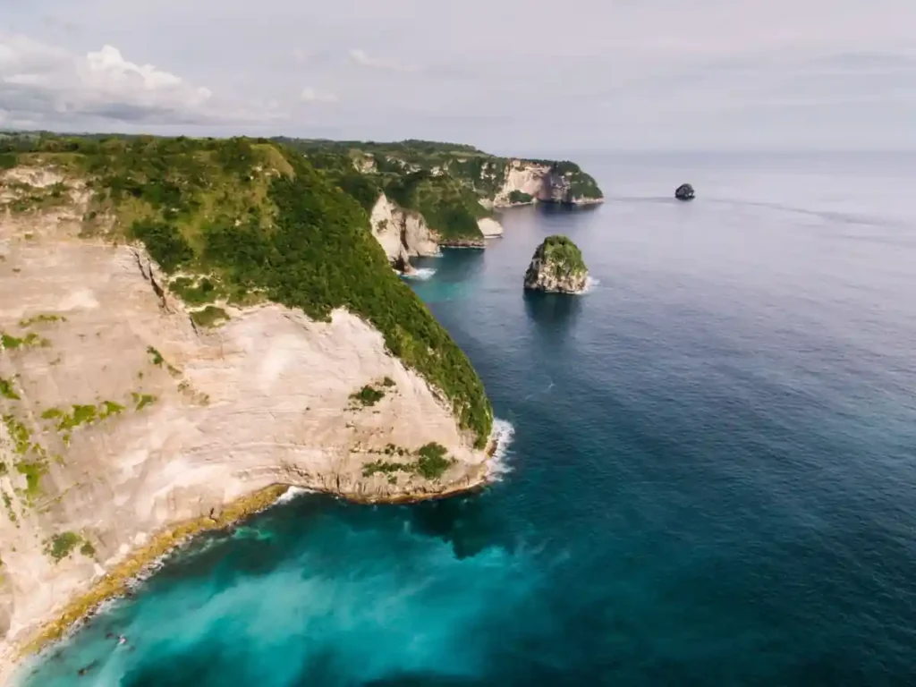 Nusa Penida coastal cliffs and turquoise sea.